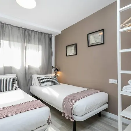 Amazing Attic With Terrace Apartamento L'Hospitalet de Llobregat Exterior foto